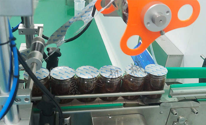 塑料杯自動封口機設備展示