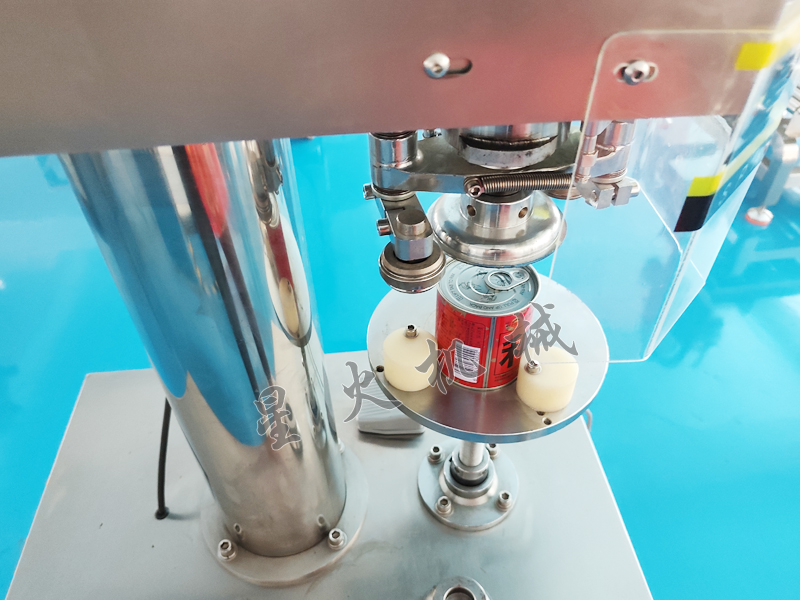 小型食品罐頭封口機細節(jié)實拍展示