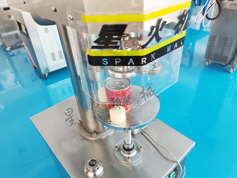 小型食品罐頭封口機細節(jié)實拍展示