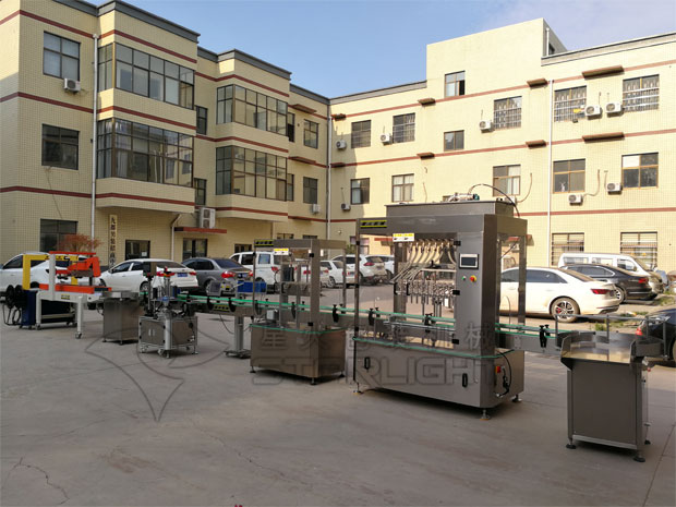 星火大型調和油罐裝流水線展示