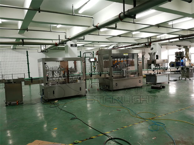 星火全自動(dòng)洗手液灌裝生產(chǎn)線設(shè)備展示