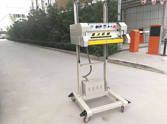 塑料袋封口機(jī)設(shè)備展示